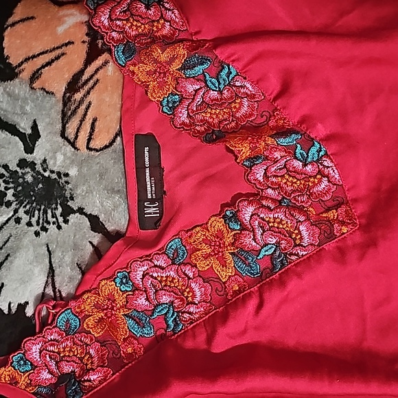 Size XL INC is the brand, and I am so sad to let this go! - Picture 6 of 7